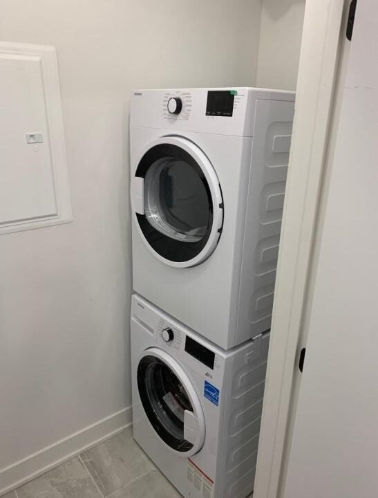10005